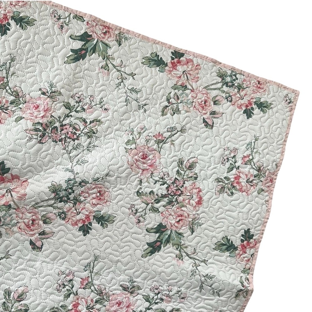 Simply Shabby Chic Quilt King Floral Pink Roses Cottage 104x92 White Reversible